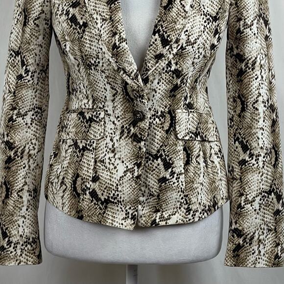 White House Black Market Brown Cream Snakeskin Print Fitted Jacket NWOT Size 00 - Picture 4 of 10